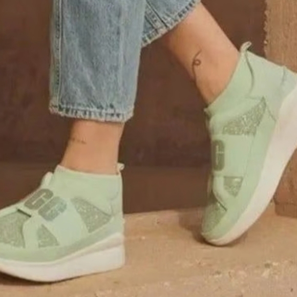 UGG Womens Mint Green Sneakers Sz 6.5 - Picture 4 of 5